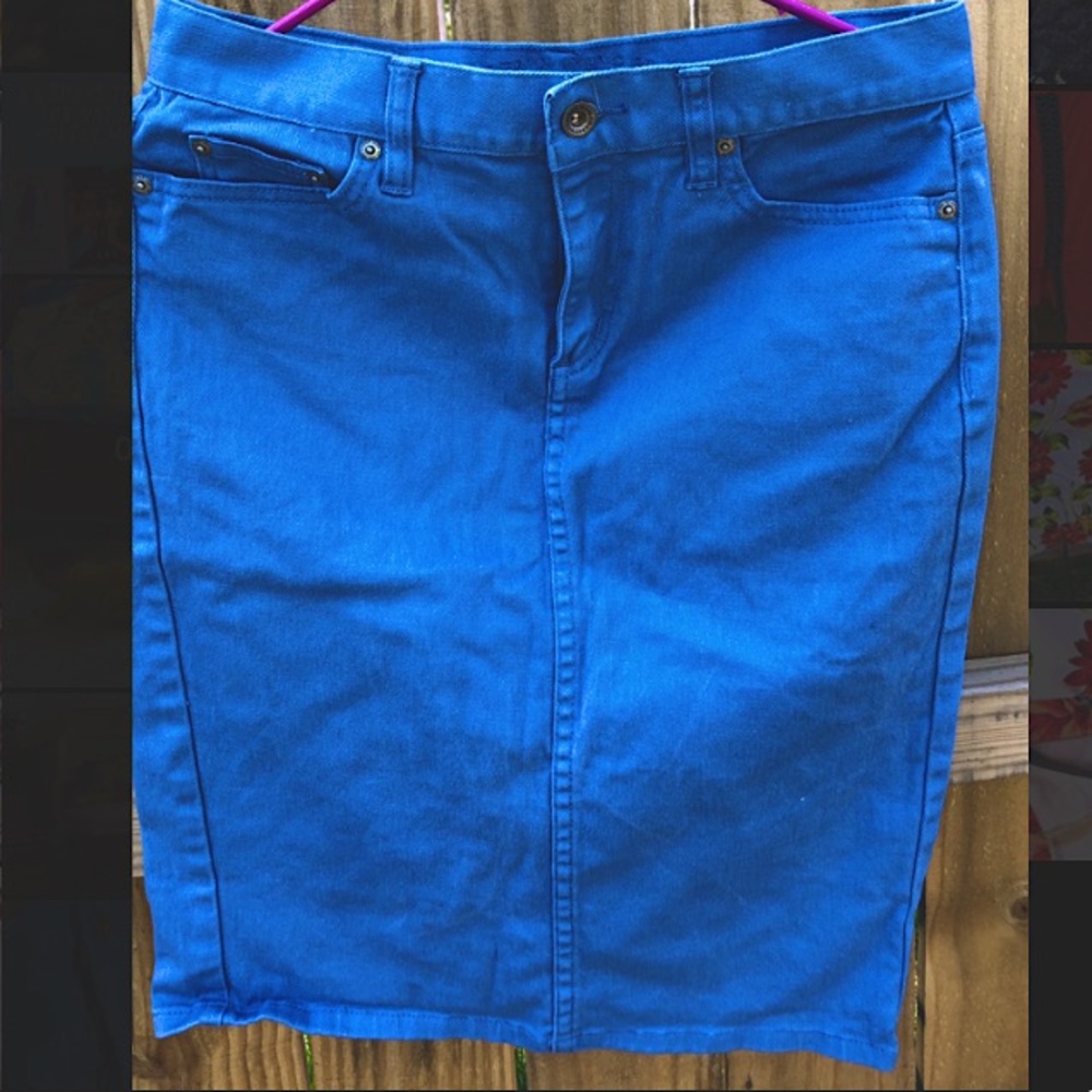 Light Denim Skirt with Pockets